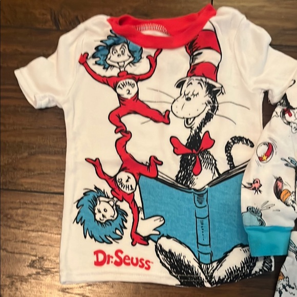 Set of 2 Dr. Seuss Themed Pajama Set - Picture 2 of 5